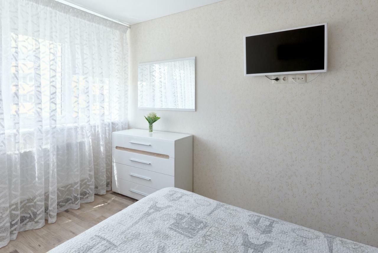 088 Apartment Near Airport Zhulyan Kiev Dış mekan fotoğraf